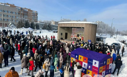 В Кирово-Чепецке проходят масленичные гуляния: фоторепортаж (0+)